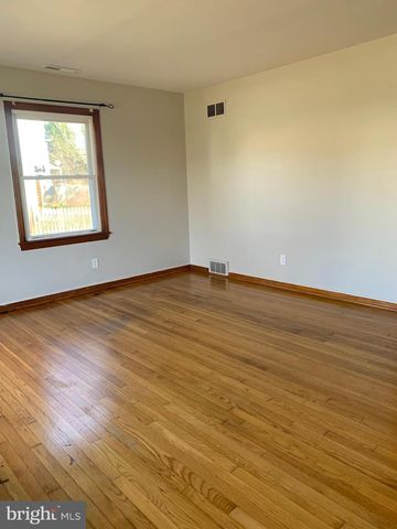 110 PERSHING AVE NW, Leesburg, VA 20176