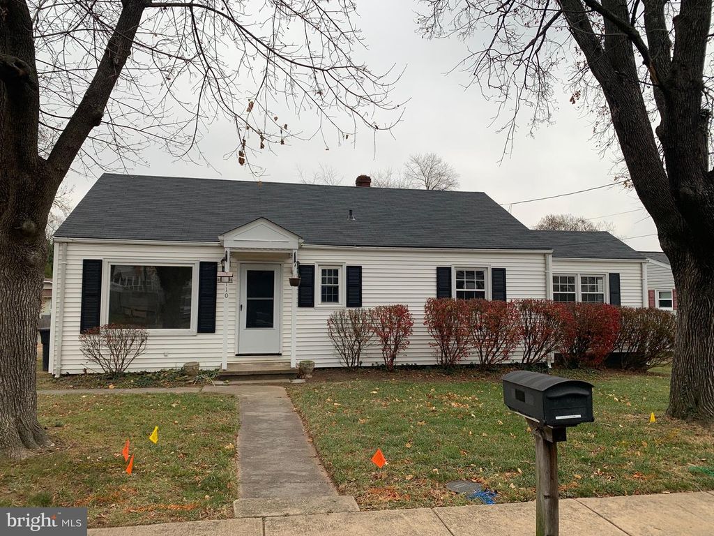 110 PERSHING AVE NW, Leesburg, VA 20176