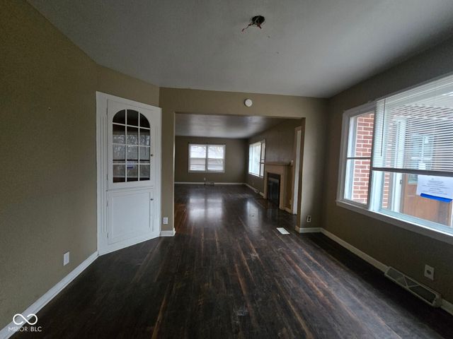 1040 S Fruitridge Avenue S, Terre Haute, IN 47803