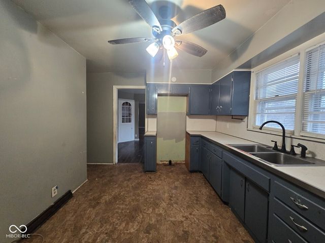 1040 S Fruitridge Avenue S, Terre Haute, IN 47803