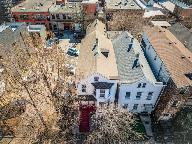 2423 W Moffat Street, Chicago, IL 60647