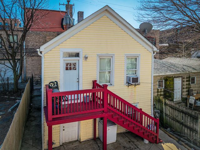 2423 W Moffat Street, Chicago, IL 60647