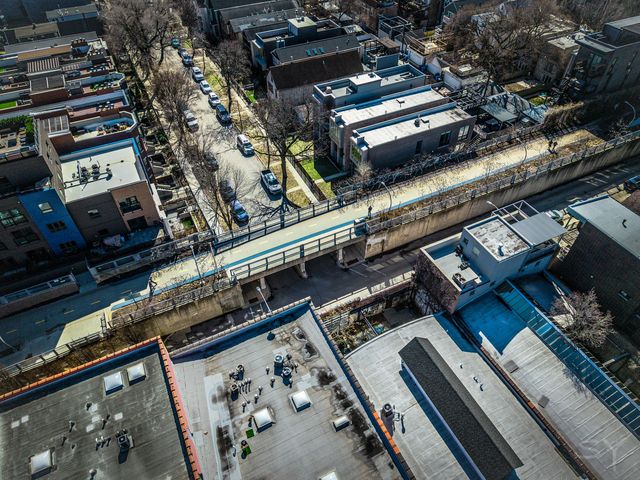 2423 W Moffat Street, Chicago, IL 60647