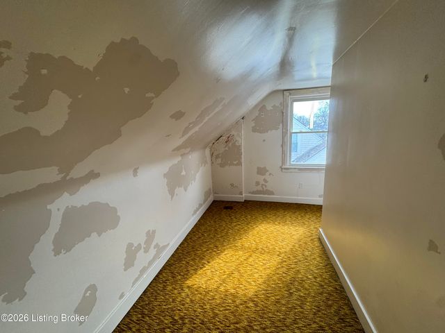 3122 Plover Rd, Louisville, KY 40213