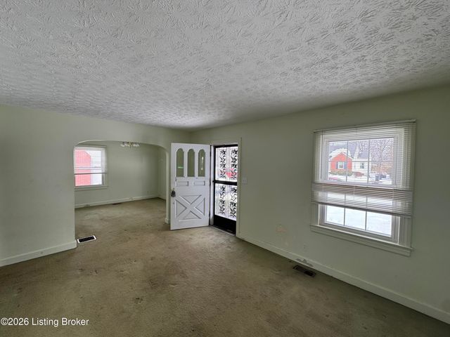 3122 Plover Rd, Louisville, KY 40213