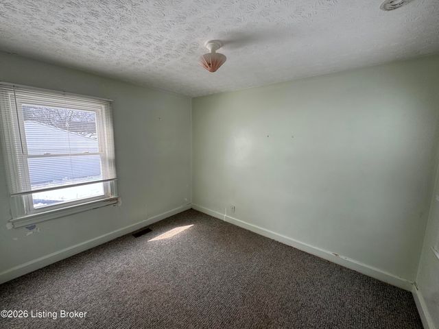 3122 Plover Rd, Louisville, KY 40213