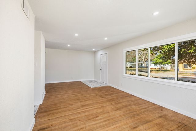 801 Woodleigh Drive, Mckinney, TX 75069