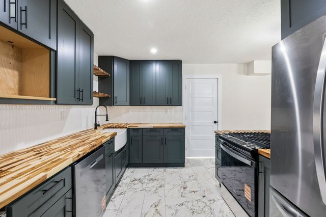 801 Woodleigh Drive, Mckinney, TX 75069