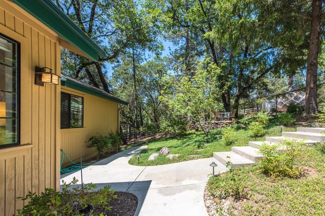 15046 Leiter Way, Grass Valley, CA 95949