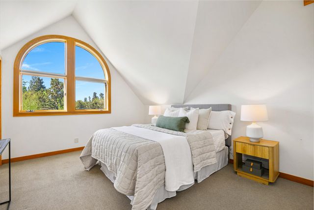 1991 NW 1st Street, Bend, OR 97703