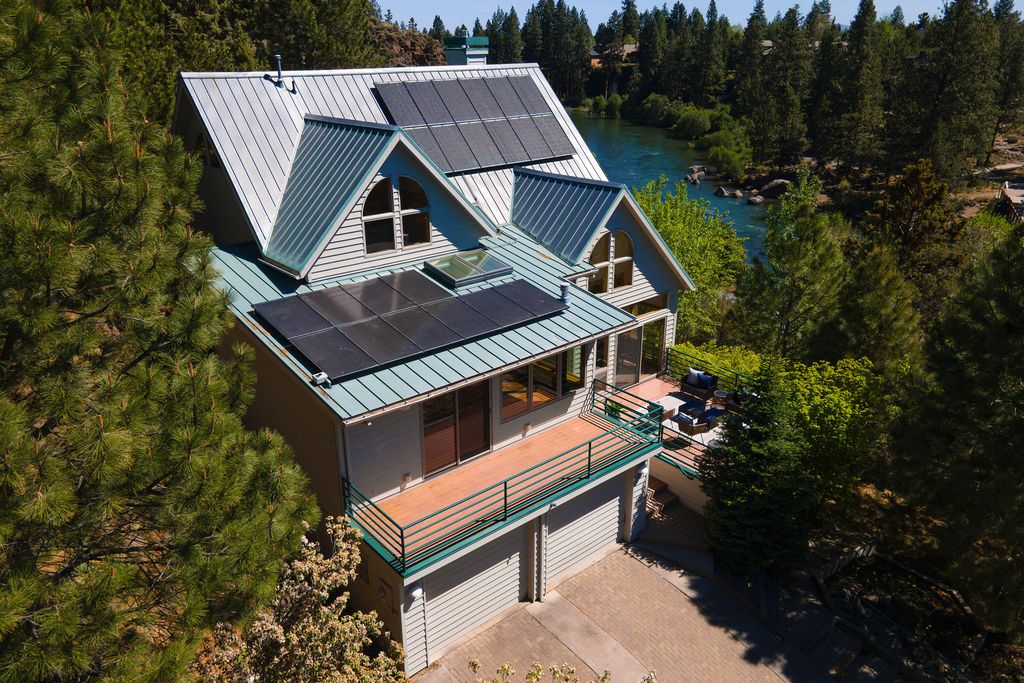 1991 NW 1st Street, Bend, OR 97703