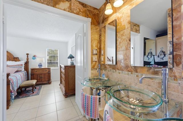 1052 KANT STREET, Englewood, FL 34224