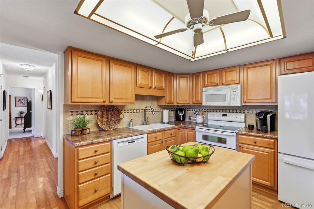 14102 E Linvale Place 101, Aurora, CO 80014