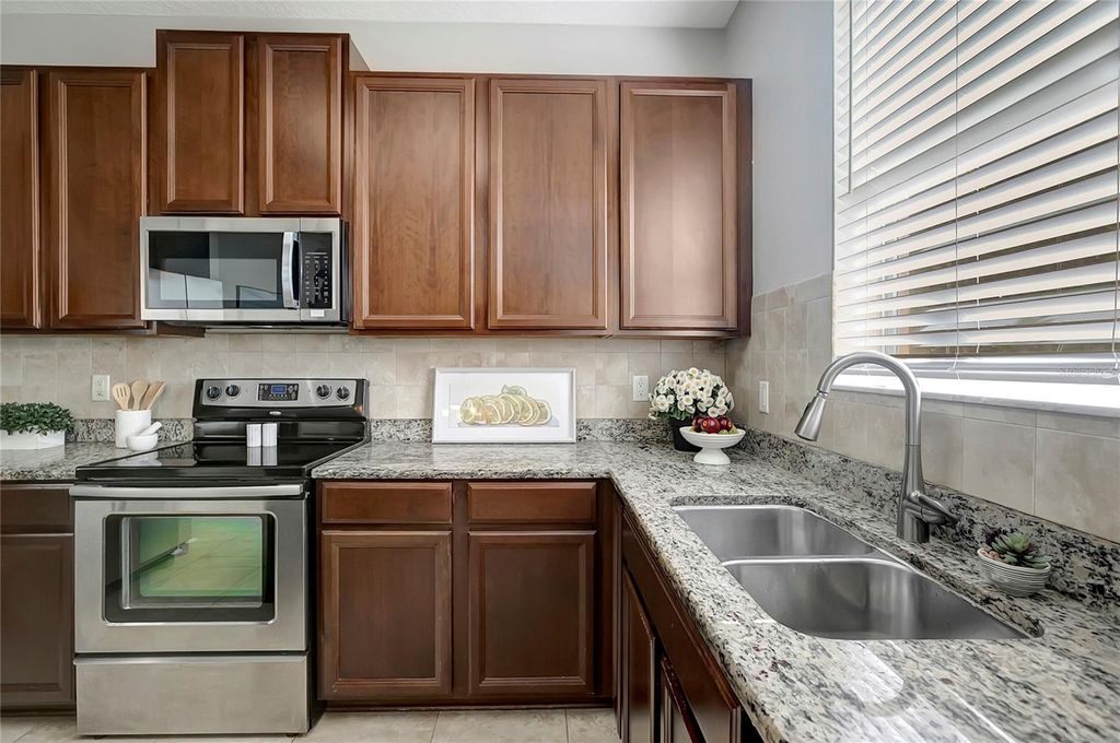 Image 19 of property listing at 10653 PICTORIAL PARK DRIVE, Tampa, FL 33647