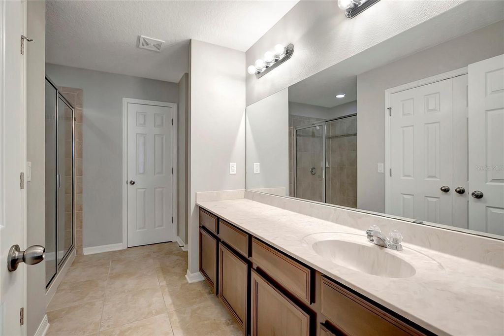 Image 35 of property listing at 10653 PICTORIAL PARK DRIVE, Tampa, FL 33647