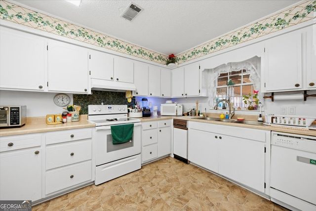 146 Mooring Road, Hawkinsville, GA 31036