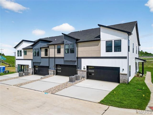 145 Sesame Loop, St Peters, MO 63303