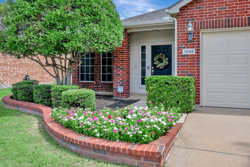 1204 Riverside Road, Roanoke, TX 76262