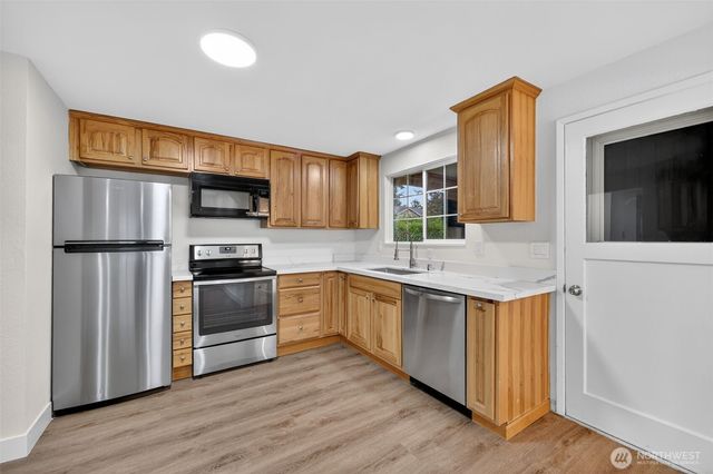 849 S Jackson Avenue, Tacoma, WA 98465