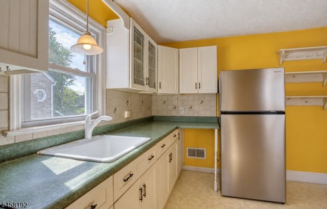 25 Monroe St, Somerville Boro, NJ 08876