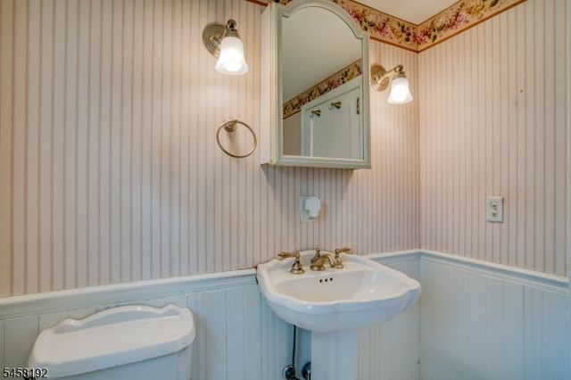 25 Monroe St, Somerville Boro, NJ 08876