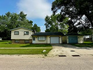 11618 Douglas Avenue, Huntley, IL 60142