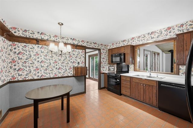 224 Thornberry Drive, Churchill Boro, PA 15235