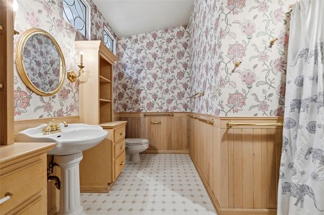 224 Thornberry Drive, Churchill Boro, PA 15235