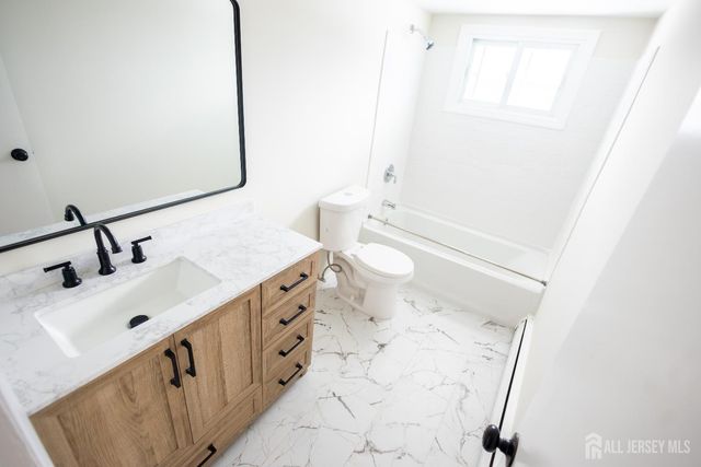 9 Bernath Street, Carteret, NJ 07008