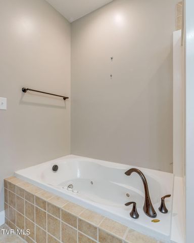 575 Boring Chapel Road Apt 21, Gray, TN 37615