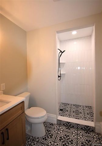 45669 Cass Avenue, Utica, MI 48317