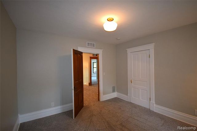 45669 Cass Avenue, Utica, MI 48317