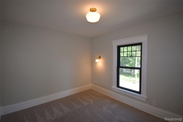 45669 Cass Avenue, Utica, MI 48317