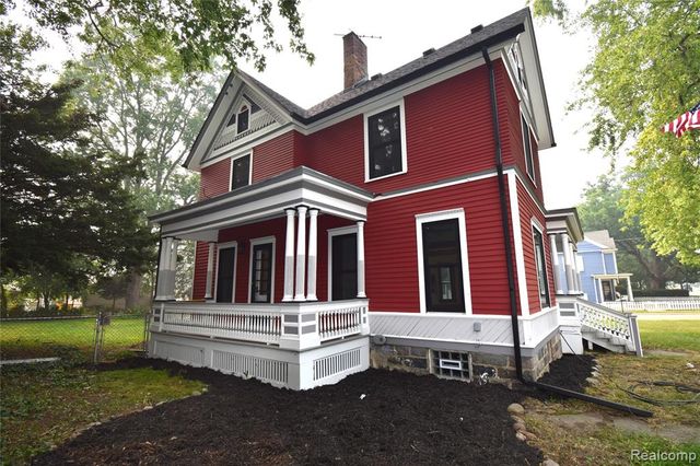 45669 Cass Avenue, Utica, MI 48317