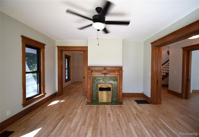 45669 Cass Avenue, Utica, MI 48317