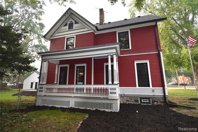 45669 Cass Avenue, Utica, MI 48317