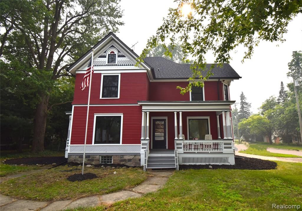 45669 Cass Avenue, Utica, MI 48317