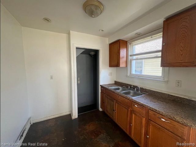 12088 Archdale Street, Detroit, MI 48227