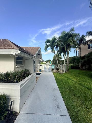 13811 Oneida Drive F2, Delray Beach, FL 33446
