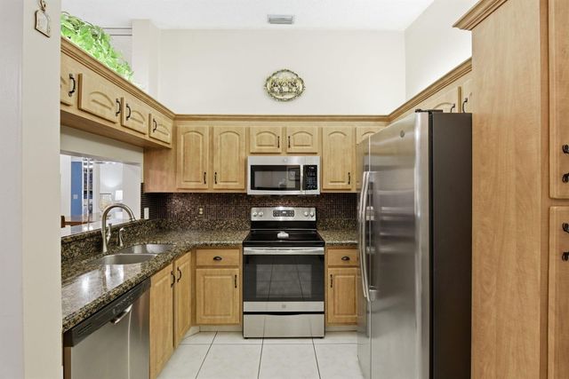 13811 Oneida Drive F2, Delray Beach, FL 33446