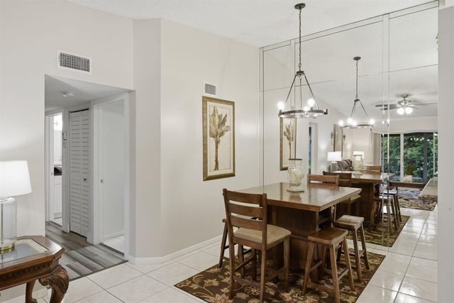 13811 Oneida Drive F2, Delray Beach, FL 33446