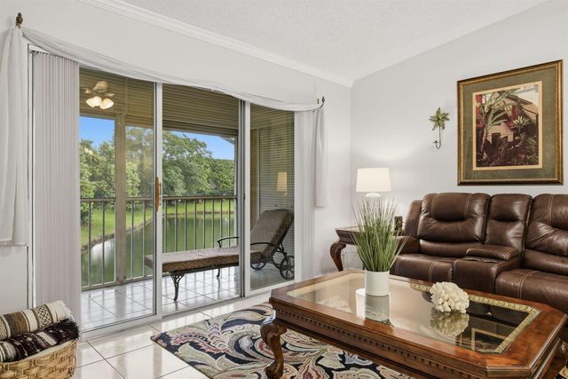 13811 Oneida Drive F2, Delray Beach, FL 33446