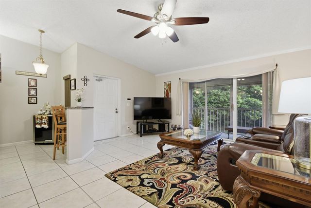 13811 Oneida Drive F2, Delray Beach, FL 33446
