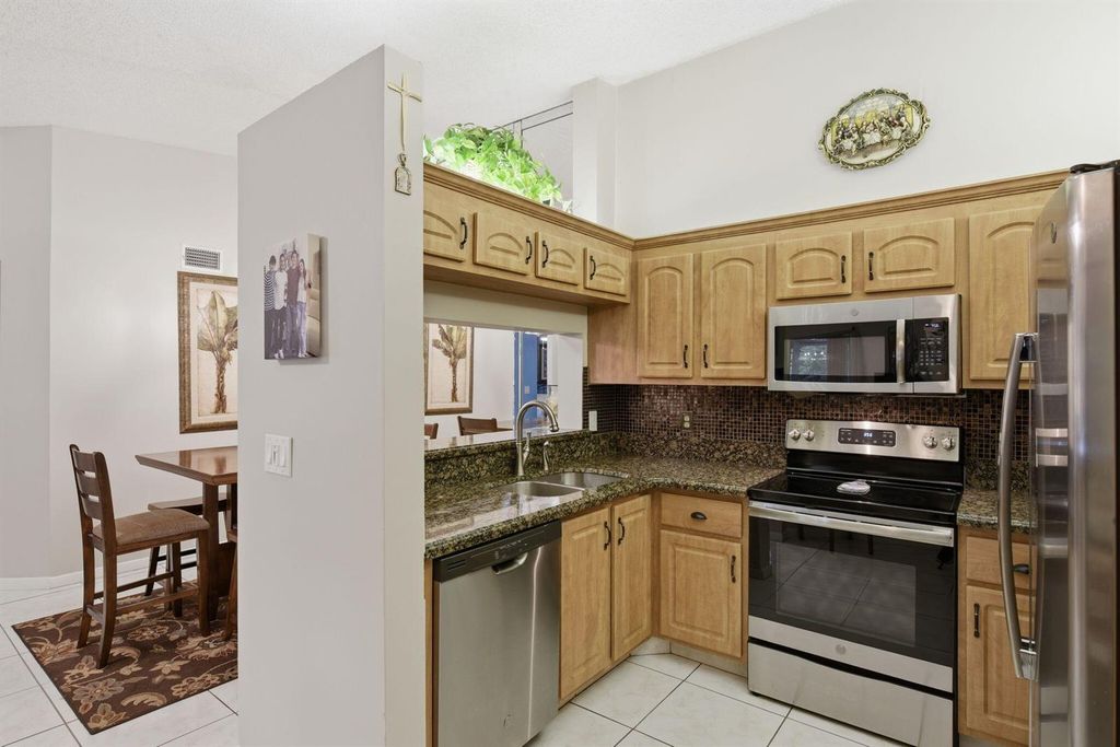 13811 Oneida Drive F2, Delray Beach, FL 33446