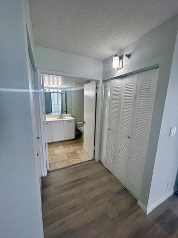 3300 NE 192nd Street 1901, Miami, FL 33180