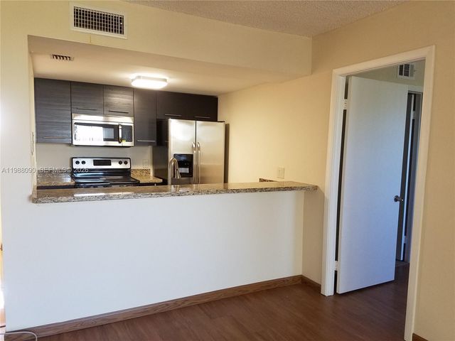 8180 Geneva Ct 428, Doral, FL 33166