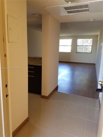 8180 Geneva Ct 428, Doral, FL 33166