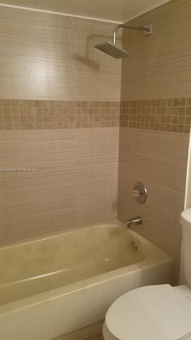 8180 Geneva Ct 428, Doral, FL 33166