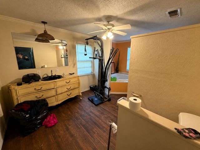 3016 Deep Well Road, Balch Springs, TX 75180