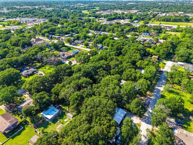 3016 Deep Well Road, Balch Springs, TX 75180